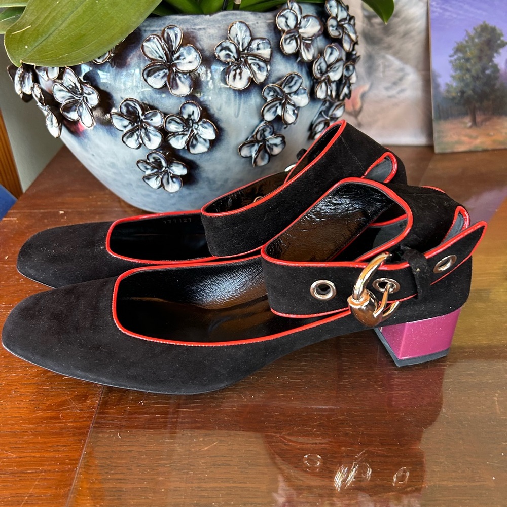 Gucci 8 1/2 Low Heeled Pump